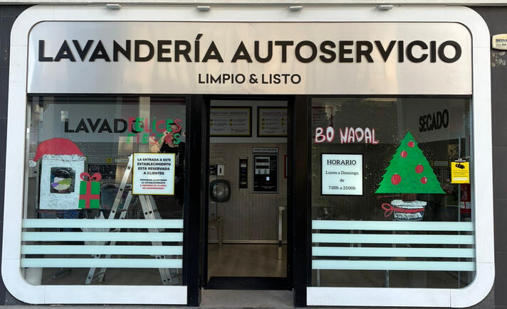 Pintura en cristal lavandería Navia