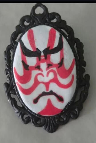 (A) broche kabuki - 5€